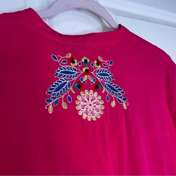 Luna Moon Hot Pink Embroidered Floral Tab Sleeve Tunic Top Size Large NWOT - Picture 6 of 9